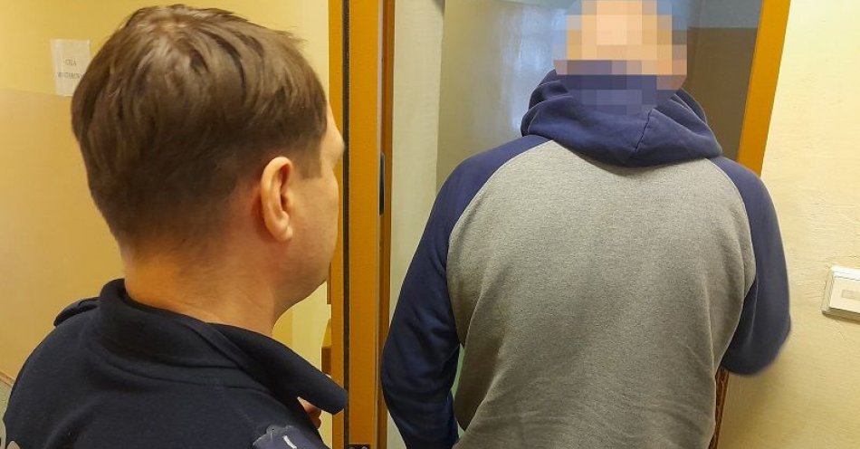 zdjęcie: Zatrzymani za liczne przestępstwa, w tym kradzieże z włamaniami. Jeden był poszukiwany do odbycia kary prawie 3 lat pozbawienia wolności / fot. KPP w Lęborku