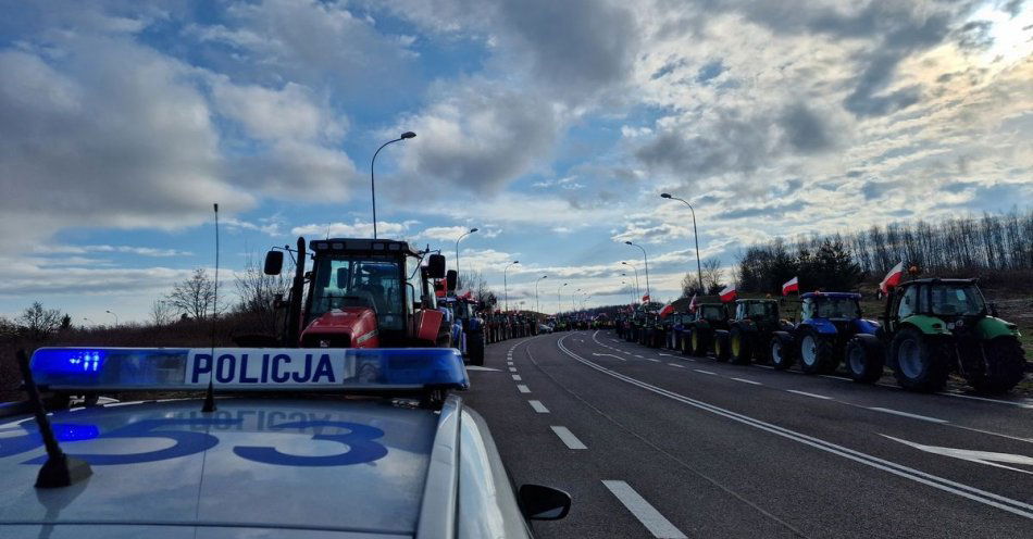 zdjęcie: Zabezpieczamy protest rolników w Hrebennem / fot. KPP Tomaszów Lubelski