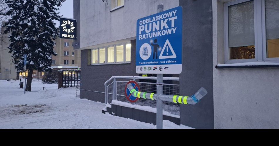 zdjęcie: Odblaskowy Punkt Ratunkowy w Mońkach przypomina o bezpieczeństwie / fot. KPP Mońki