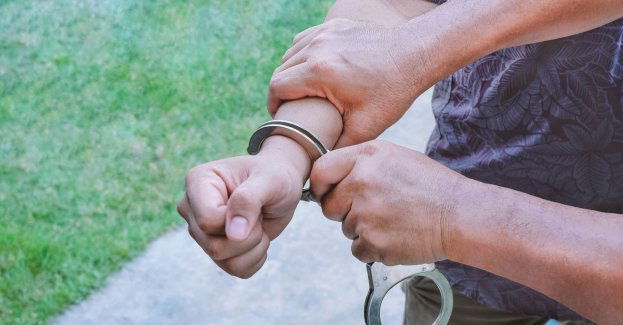 Dwóch zamaskowanych sprawców pobiło mężczyznę