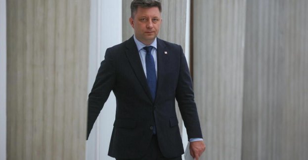 Warszawska prokuratura skierowała akt oskarżenia wobec b. szefa KPRM Michała Dworczyka w sprawie tzw. afery mailowej