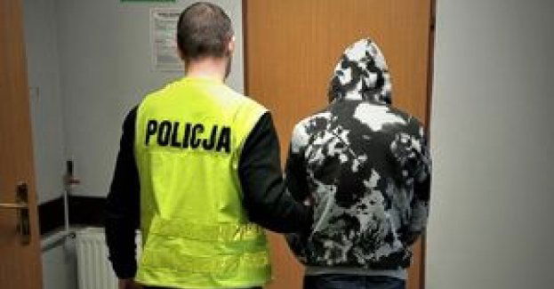 Wybrała pieniądze z bankomatu i została okradziona