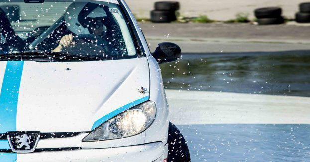 "Driftowali" na oczach policjantów; stracili prawa jazdy