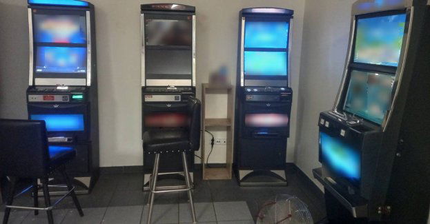 Sochaczewscy policjanci zabezpieczyli nielegalne automaty do gier