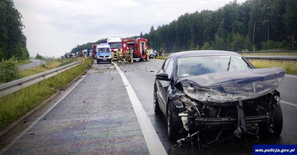 zdjęcie: Kolizja drogowa na S7 / fot. KPP w Ostródzie