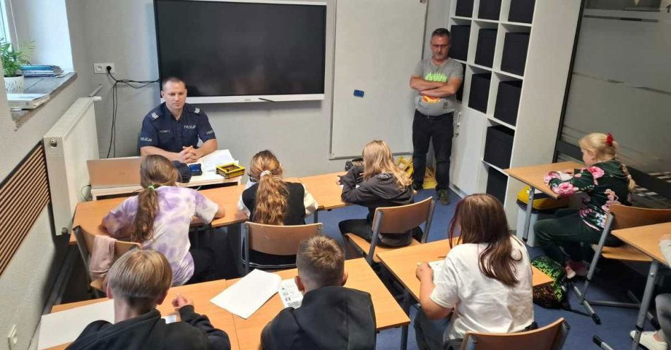 zdjęcie: Spotkanie z przyszłymi posiadaczami karty rowerowej / fot. KPP Mogilno
