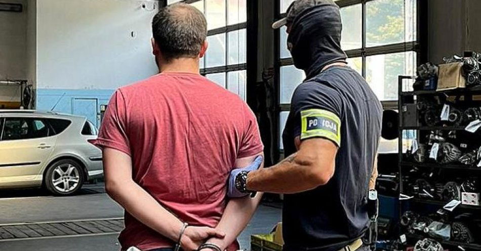 zdjęcie: Kolejna udana realizacja policjantów z wydziału narkotykowego bydgoskiej komendy miejskiej, którzy przejęli ponad 2 kilogramy nielegalnych środków / fot. KWP w Bydgoszczy