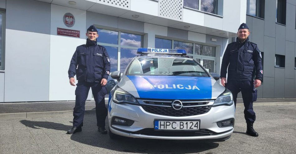 zdjęcie: Policjanci eskortowali ciężarną do szpitala / fot. KMP w Toruniu