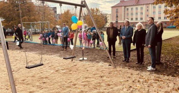 Otwarcie nowego placu zabaw przy SP nr 15