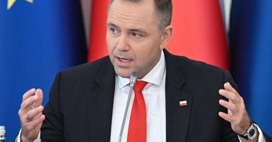 zdjęcie: Prezydent: nie będzie zgody na działania, które zmierzałyby do rozlokowania w Polsce nielegalnych migrantów / Warszawa, 11.09.2025. Prezydent RP Karol Nawrocki na posiedzeniu Rady Bezpieczeństwa Narodowego w Pałacu Prezydenckim w Warszawie, 11 bm. Posiedzenie RBN dot. naruszenia polskiej przestrzeni powietrznej przez rosyjskie drony. (aldg) PAP/Radek Pietruszka