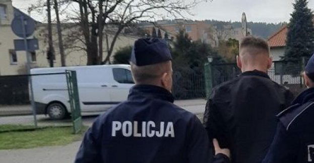 Miał narkotyki przy sobie i w domu – został zatrzymany przez policjantów