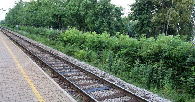 Po śmiertelnym potrąceniu mężczyzny wznowiono ruch pociągów po jednym torze