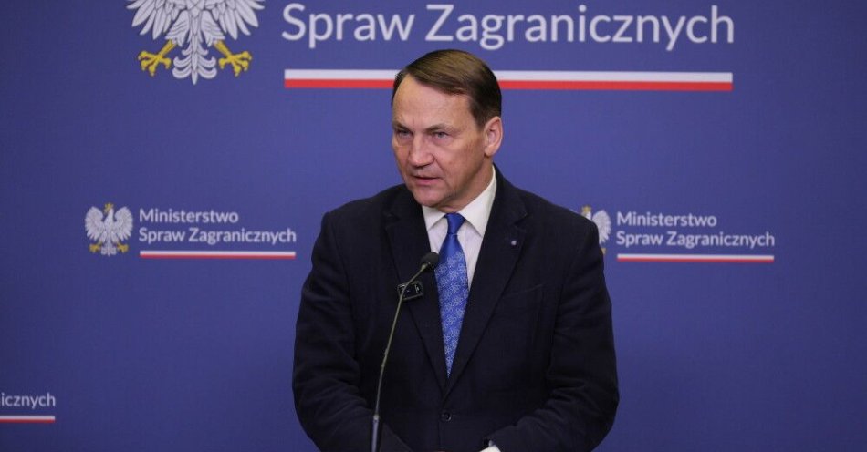zdjęcie: Szef MSZ: nie otrzymaliśmy kopii aktu przyznania Ziobrze azylu na Węgrzech / Warszawa, 17.11.2025. Wicepremier, minister spraw zagranicznych RP Radosław Sikorski podczas wspólnej konferencji prasowej z minister spraw zagranicznych Szwecji Marią Malmer Stenergard, po spotkaniu w siedzibie MSZ w Warszawie, 17 bm. (aldg) PAP/Paweł Supernak