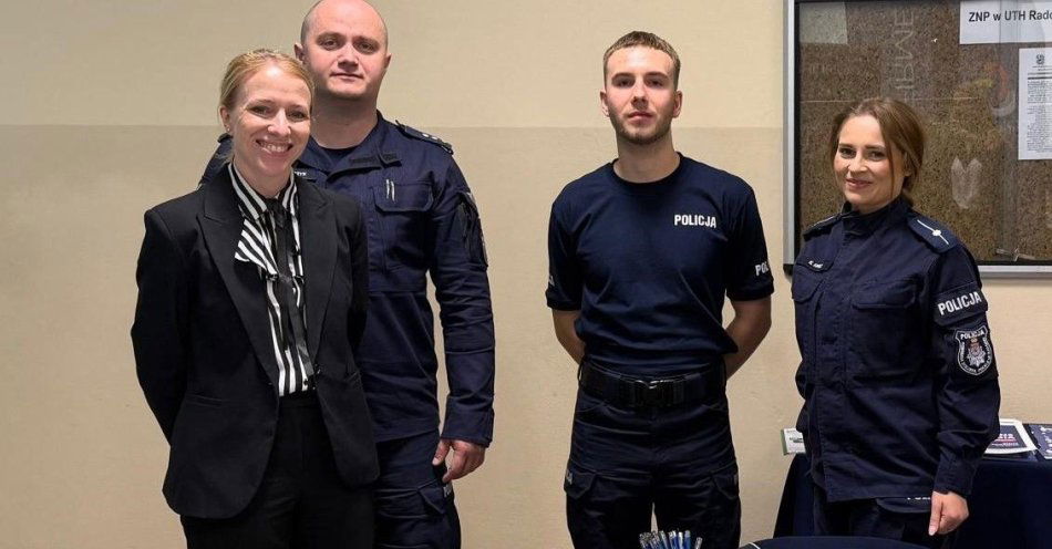 zdjęcie: Targi pracy z udziałem przedstawicieli Komendy Miejskiej Policji w Radomiu / fot. KMP w Radomiu
