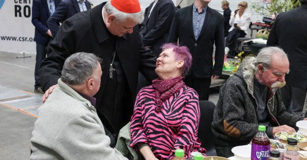 Kard. Krajewski w Wielkanoc: bądźmy pięknymi kwiatami z Łodzi