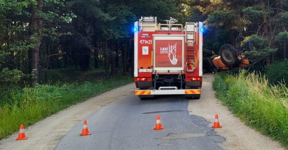 zdjęcie: Policjant będąc na wolnym ruszył z pomocą rannemu rolnikowi / fot. KPP Kluczbork
