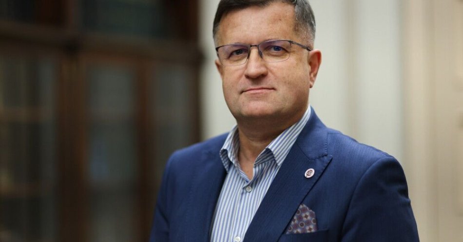 zdjęcie: Szef SKW dla PAP: ponownie zajmiemy się sprawą poświadczeń szefa BBN S. Cenckiewicza, zgodnie z zaleceniami sądu / Warszawa, 10.02.2026. Na zdjęciu z 9 bm. Szef Służby Kontrwywiadu Wojskowego, gen. bryg. dr Jarosław Stróżyk podczas wywiadu dla Polskiej Agencji Prasowej w Warszawie, 9 bm. (sko) PAP/Albert Zawada ***Do tego materiału zdjęciowego dostępna jest również depesza w systemie CSI, pt.: Szef SKW dla PAP o rzekomym udziale polskich służb w zamachach w Rosji: przejaw rosyjskiej dezinformacji i narracja na potrzeby wewnętrzne***