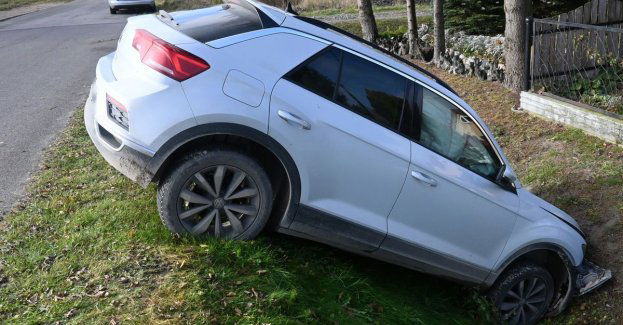 17 latek bez prawa jazdy wjechał do rowu w Brzeźnie