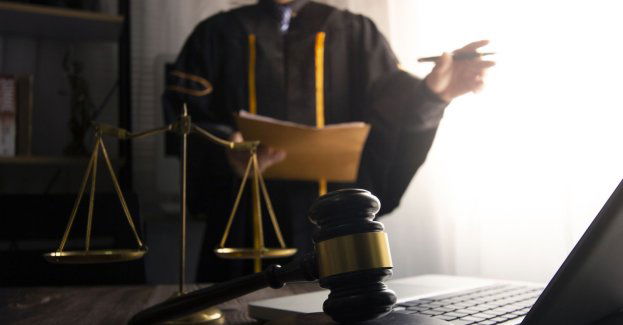 Uwzględniona kasacja wyroku ws. przywłaszczenia pieniędzy łomżyńskiej uczelni; sprawa wraca do SA