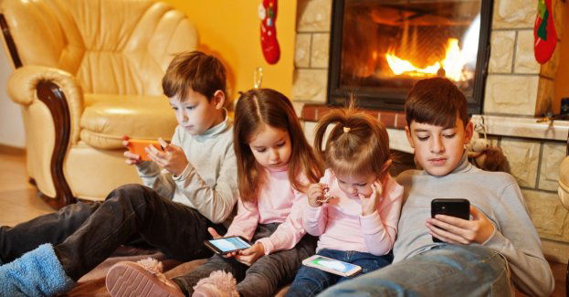 Uzależnienie od telefonów i komputerów - jak chronić dzieci?