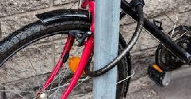Rozpoczął się sezon rowerowy. Pamiętaj o zabezpieczaniu swojego roweru przed kradzieżą