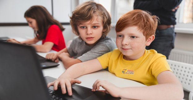 Bezpieczeństwo dzieci w sieci. Oto zasady, które pomogą najmłodszym uniknąć cyfrowych pułapek