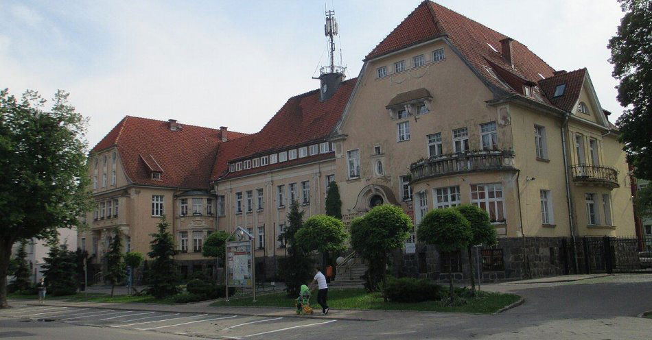 zdjęcie: XXI sesja Rady Miasta Ełku 22 kwietnia. Zmiany w budżecie i plan zagospodarowania / Ratusz w Ełku, fot. Ath29, CC BY-SA 3.0, https://commons.wikimedia.org/wiki/File:E%C5%82k_-_Ratusz.jpg