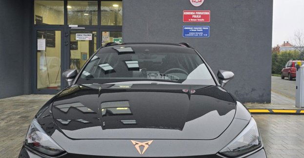 Nocna Furia na drogach Nowego Tomyśla: policyjna Cupra w akcji