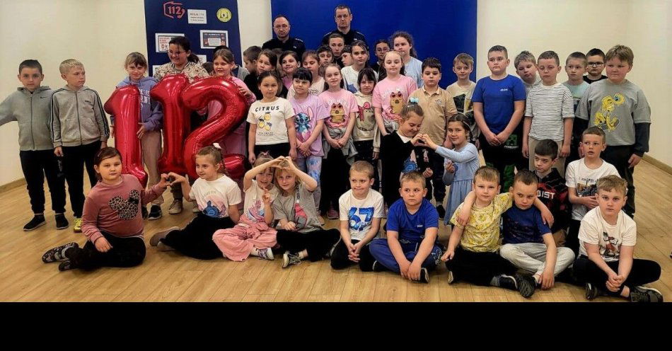 zdjęcie: Misja 112 w Uchaniach: policjanci uczyli numeru alarmowego / fot. KPP Hrubieszów