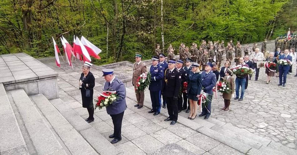 zdjęcie: Obchody państwowe z udziałem strzeleckich policjantów / fot. KPP Strzelce Opolskie