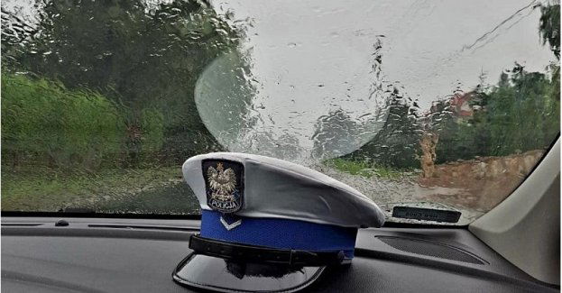 Deszczowa pogoda to niebezpieczne warunki na drogach