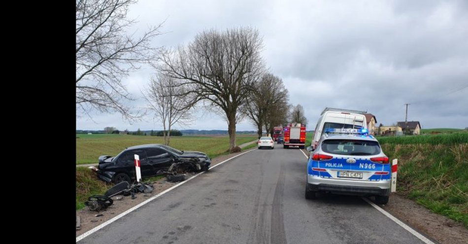 zdjęcie: Kolizja 3 pojazdów na drodze wojewódzkiej 236 w miejscowości Czyczkowy. / fot. KPP w Chojnicach