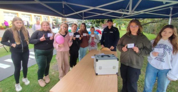 Piknik integracyjno- rekreacyjny z udziałem głogowskiej policji