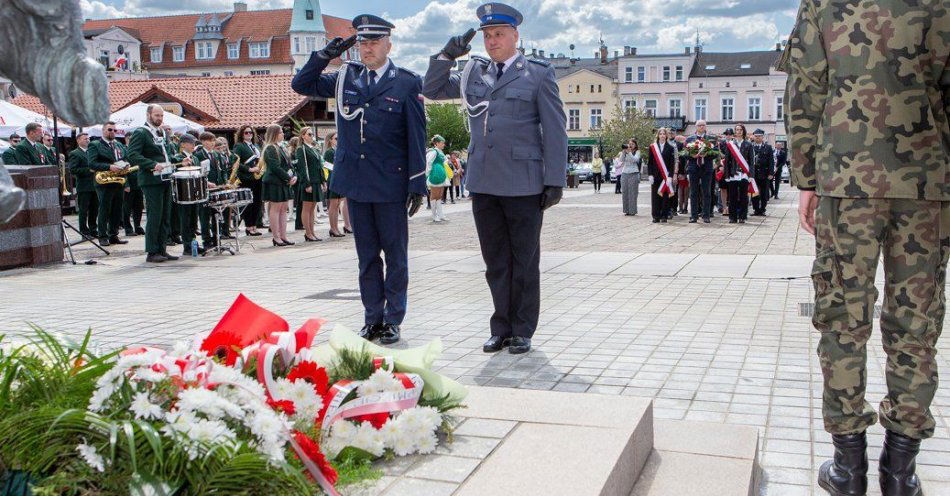 zdjęcie: Obchody Święta Konstytucji 3 Maja / fot. KPP w Świeciu