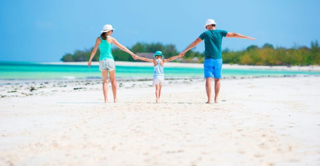Masz w planach wyjazd na święta? Sprawdź ceny wycieczek w góry i na plażę.