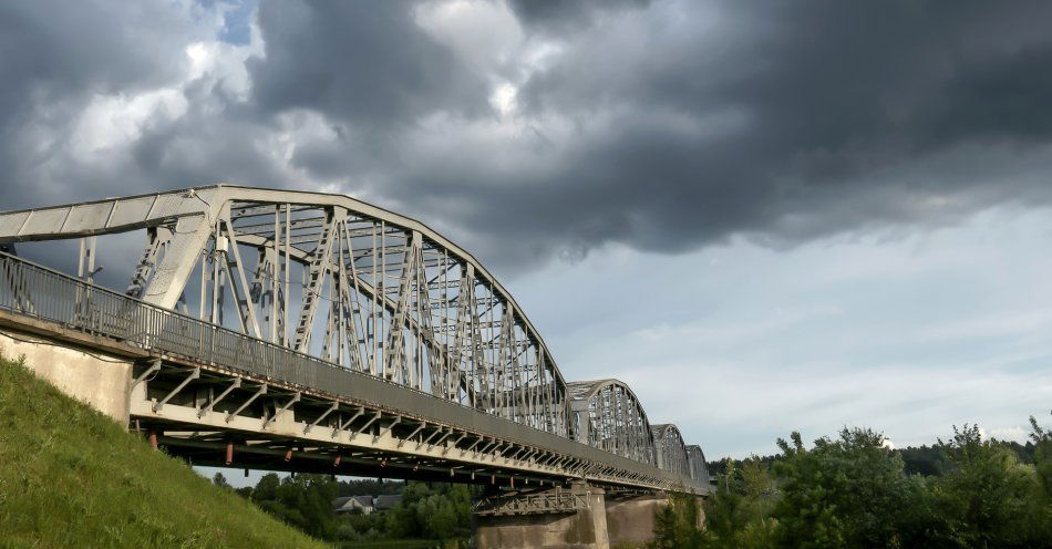 zdjęcie: Oddelegowaliśmy 6 zespołów z Instytutu Badawczego Dróg i Mostów do oceny przepraw po powodzi / v7485149