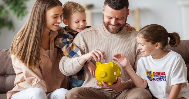 Większość rodziców czeka z tym za długo. 6 zasad mądrego obchodzenia się z pieniędzmi, z którymi warto zapoznać dziecko już dziś