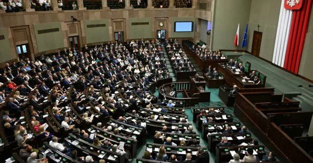 Sejm uczcił pamięć uczestników Powstania Warszawskiego oraz ludności cywilnej Warszawy
