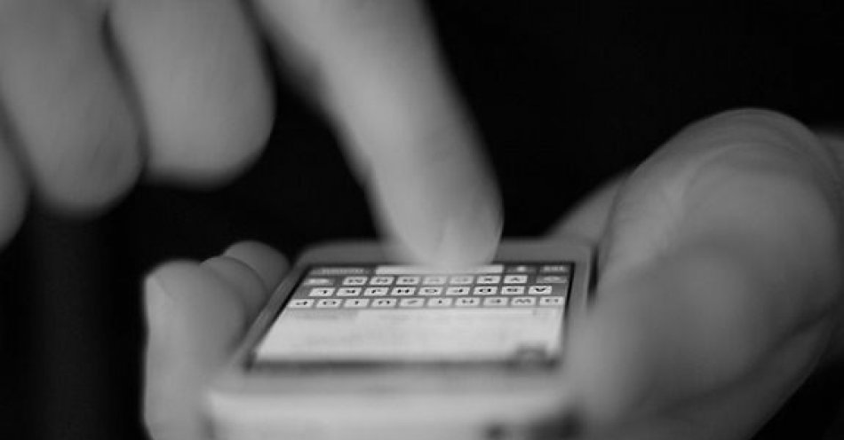 zdjęcie: Uwierzył w historię opowiedzianą przez fałszywego pracownika banku i stracił ponad 60 tysięcy złotych / fot. KMP w Radomiu