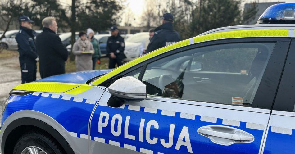 zdjęcie: Policyjna Kia Sportage w nowych barwach dla policjantów z Raszkowa / fot. KPP Ostrów Wielkopolski