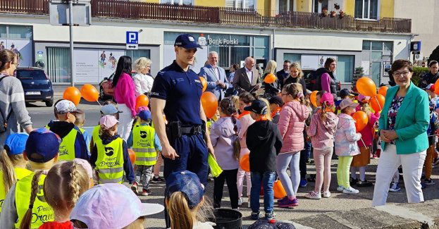 Marsz Godności Osób z Niepełnosprawnością Intelektualną wspierany przez drawską Policję