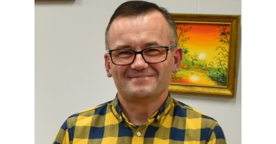zdjęcie: Promocja albumu Michała Hawełko Słowa pędzlem malowane / fot. UM Grudziądz