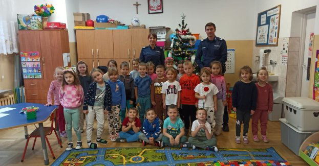 Policja uczy dzieci bezpieczeństwa w Kurzynie Średniej