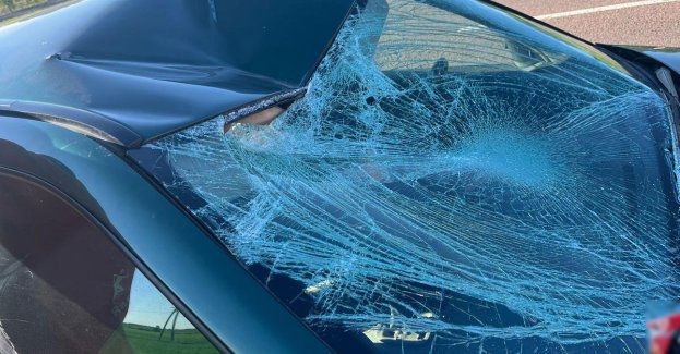 Chełmscy policjanci jadąc na szkolenie pomogli poszkodowanemu w wypadku rowerzyście