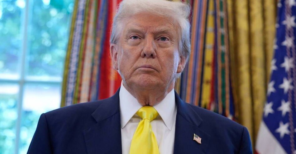 zdjęcie: Trump: za miesiąc spotkam się z przywódcą Chin / epa12288961 Prezydent Stanów Zjednoczonych Donald Trump wygłasza ważne oświadczenie na temat gospodarki w Sali Wschodniej Białego Domu w Waszyngtonie, DC, USA, 7 sierpnia 2025 r. EPA/YURI GRIPAS / POOL Dostawca: PAP/EPA.