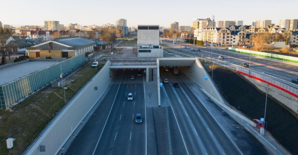 zdjęcie: Tunel Południowej Obwodnicy Warszawy będzie zamknięty w sobotnią noc / fot. PAP