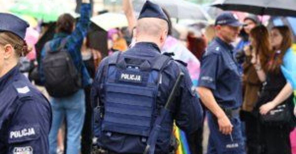 zdjęcie: Spokojnie podczas 17. Wrocławskiego Marszu Równości / fot. KMP w Wrocławiu