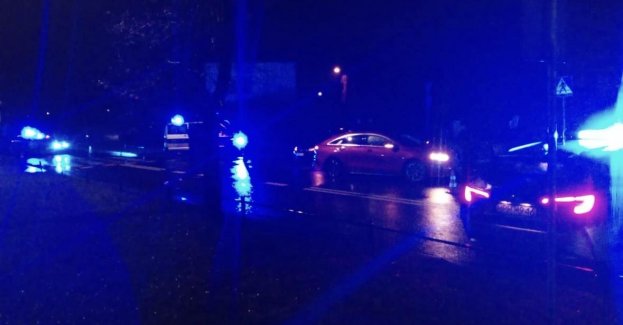 Potrącenie 17-latków na przejściu dla pieszych