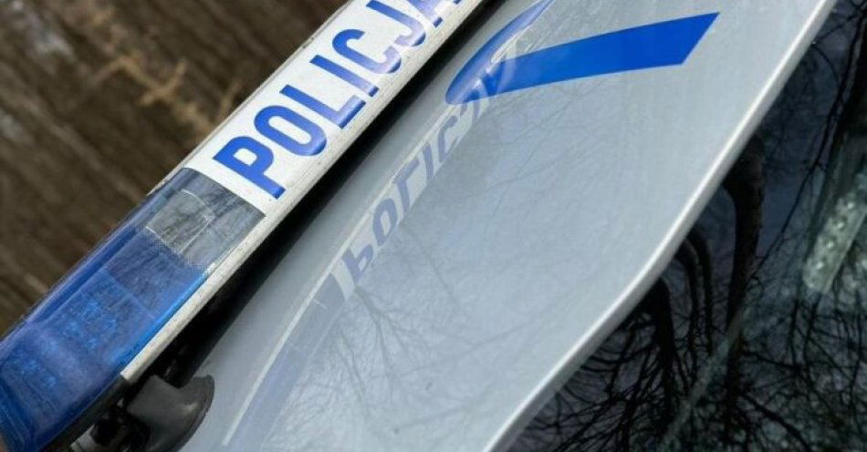 zdjęcie: Policjanci z Kietrza uratowali mężczyznę z rzeki / fot. KPP Głubczyce