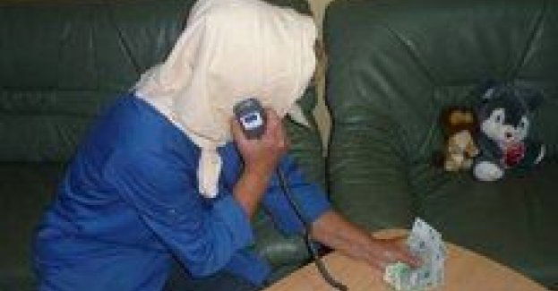 Informujmy naszych rodziców i dziadków o tym, że są osoby, które mogą wykorzystać ich życzliwość